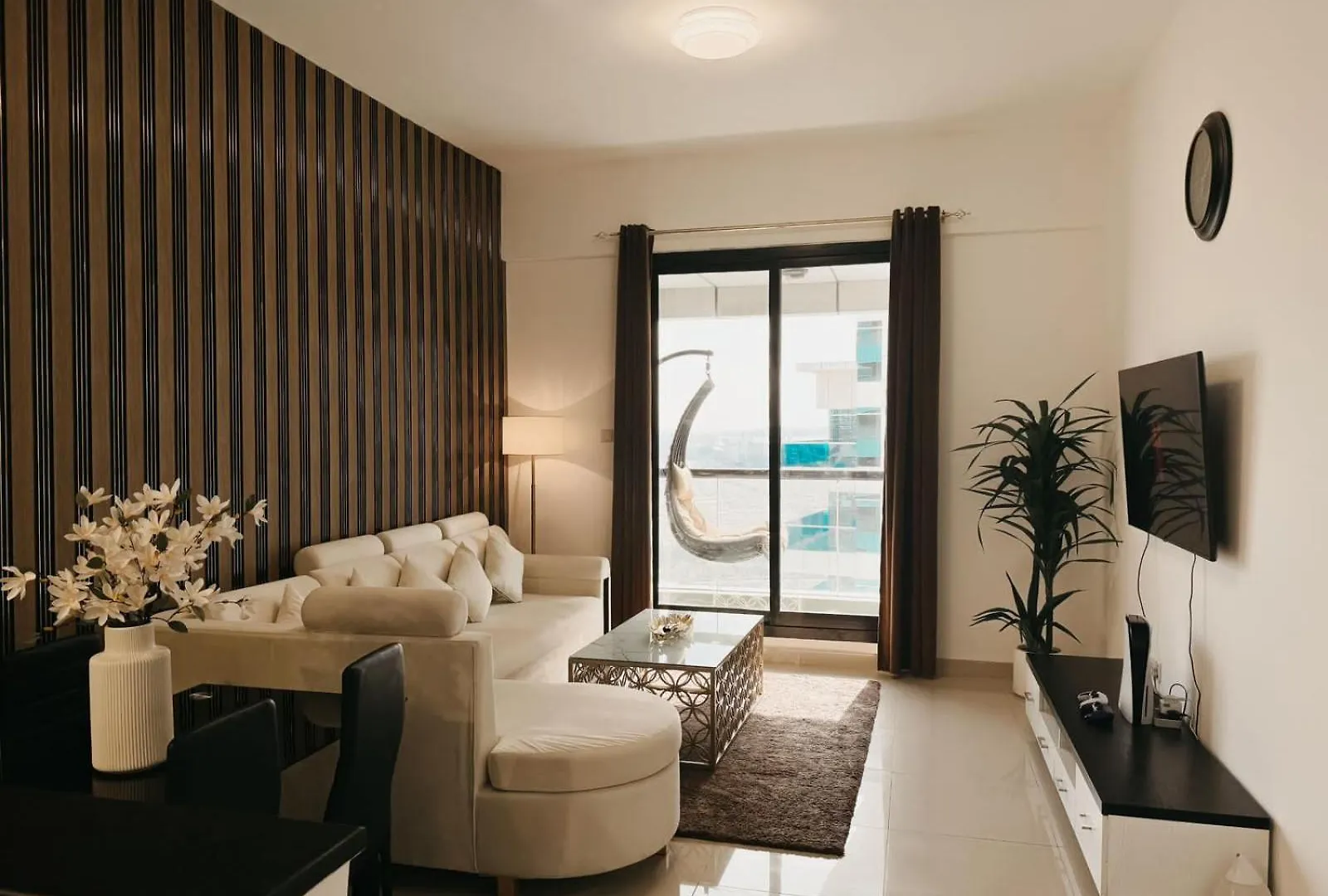 Ultra Luxurious 1 Bhk Apartment Marina Dubai 28Th Floor - Escan Tower United Arab Emirates