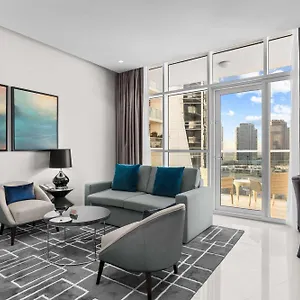 Radisson Damac Hills מלון